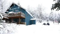 Charming Chalet w. Hot Tub - 1 mile to Mt. Snow