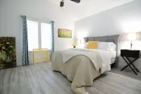 The Kayakers Retreat, Waterfront,King Bed w/Waterviews, Kayaks & bikes Included