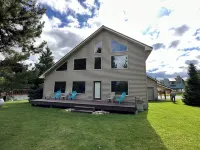 Luxury Island Park Cabin - 20 miles from Yellowstone Entrance