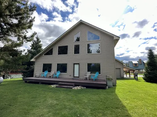 Luxury Island Park Cabin - 20 miles from Yellowstone Entrance - Wifi
