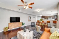 Walkable to Oakley Square-Newly Renovated-King Bed