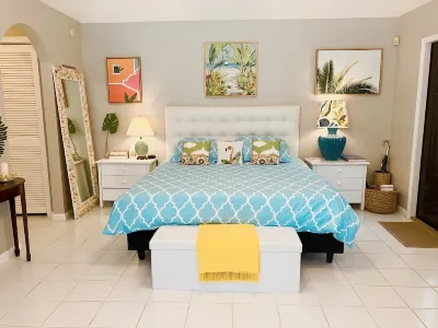 Tropical Getaway in your own private Guest House w/pool - 10 min from the beach!