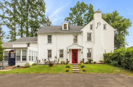 Stay in Historic Bucks County FarmhouseSleeps 18 -13 beds, 5 baths, 2 kitchens