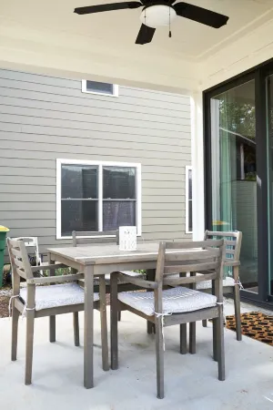 Athens Luxury - King Master ~ 3Bdrm Home ~ 1 mile to Downtown ~ Minutes to UGA Отели в г. Атенс