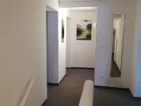 Ferienwohnung Uebler - Large vacation apartment near the lake فنادق في Kreuth