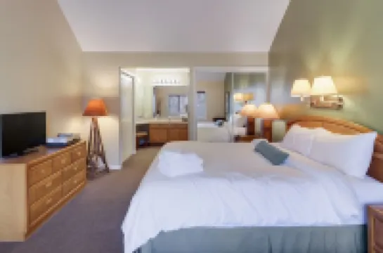 Spacious Crystal Mountain Retreat – Ski, Golf & More!