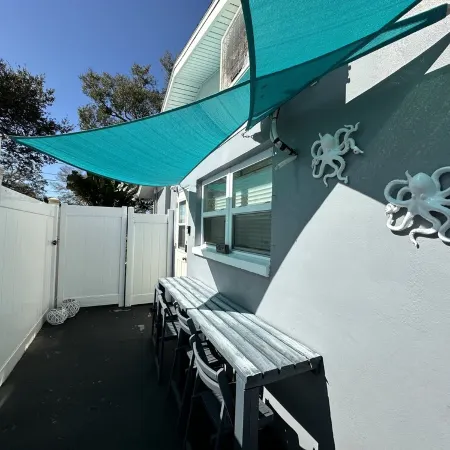 Private Suite · Patio · BBQ · GYM · Beach: 5 Miles