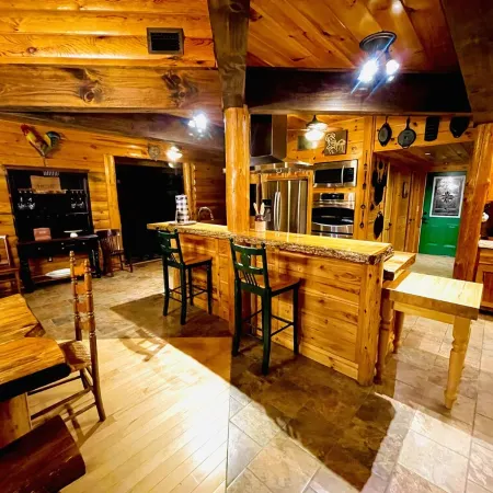 Private indoor pool Spacious Upgraded Lake Cabin. Perfect for Family Gatherings