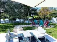 Waterfront Retreat, Large Pool, Hot Tub, Family-Friendly & Near Beach