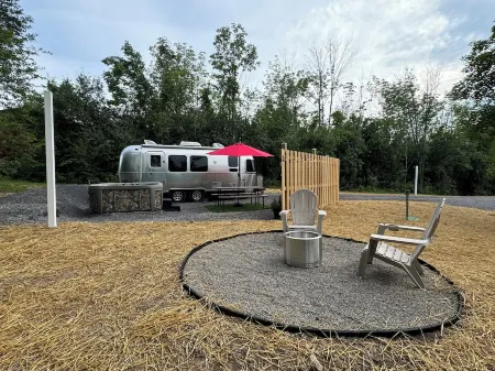 Sip & Soak: Airstream Glamping, Hot Tub on Seneca Wine Trail