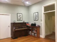 Grevillea Cottage - Family and Group Getaways