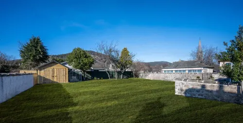 Contemporary Cottage in Ballater Village Hotels in Ballater