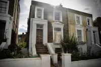 Large 1 bd period apartment with own garden - Camden / Kings Cross Hotels in Kings Cross