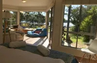 Private, sunny, waterfront retreat - Bay of Fires