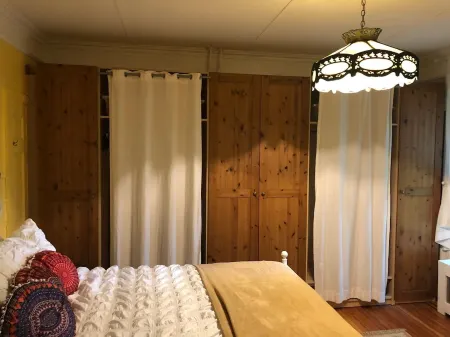 1856 Trading House close to water Отели рядом с достопримечательностью «Поквотт Бич Фронт»