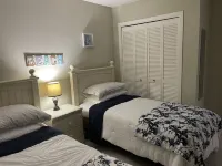 New modern Condo in Myrtle Beach Resort - Amenities and Ocean Views