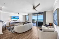Somerset 404..Newly Remodeled Beach Front. 3 Bdrm 3 Bath, Den w/ Sofa Sleeper