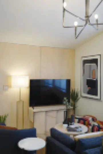 Downtown Vaulted Luxe Haus-near Napa. Walk Downtown. Pet-Friendly!