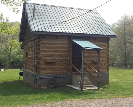 Glory Days Riverfront 1800s log cabin near Gem mines Hotels in Cowee