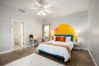 Your UF Getaway: 1 Block from Campus & Stadium - 4 BD Haven