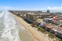 50% Off!  Direct-to-Beach, Huge 4300Sqft Private Home, 6Bdrms w/6 Ensuite Baths