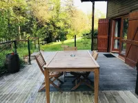 Chalet au Milieu de la Forêt Avec lac à Proximité