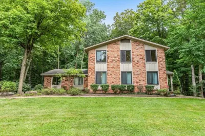 Attainable Convenient Serenity in South East Michigan West Suburbs