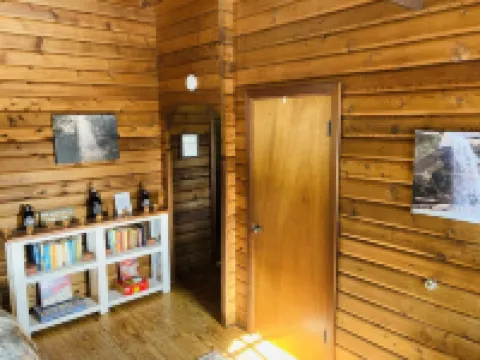 Bean’s Place - Adorable ridge top cabin five miles from Ohio University!