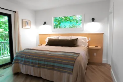 Sleeping Bear "Treehouse"; close to Glen Arbor, Lake MI, the dunes & bike trails Hotels near Glen Lake Fire Department