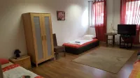 FEWO-NEUBEEREN 2 (2 rooms, 7 single beds)
