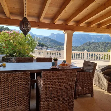 Fantastically Beautiful Holiday Home with Wonderful Views