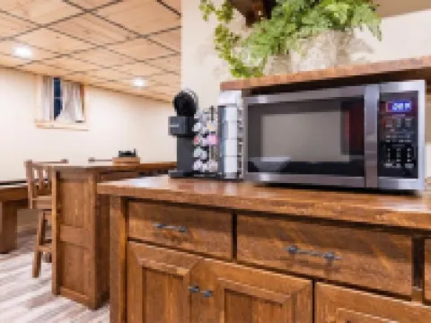 4-bedroom cabin just 10 minutes from Adirondack Park Hotels in Webb