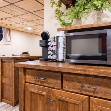 4-bedroom cabin just 10 minutes from Adirondack Park