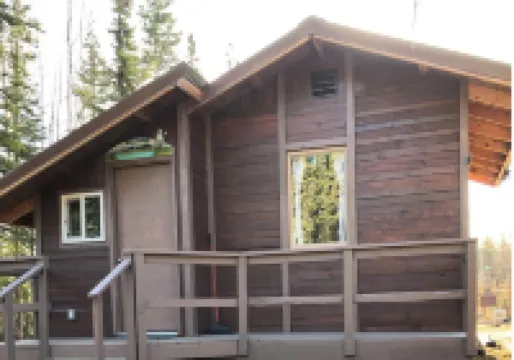 Cozy and Quiet One Bedroom Cabin 1/2 Mile Off Parks Highway Mile 57 in Houston.