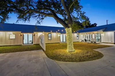 The Luxe on Main is an Ultra-Modern, Trendy New Construction in Downtown BSL. Hotels in 