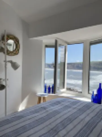 Top Gallant Holiday Cottage Runswick Bay with great beach and sea views