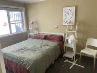 Cosy coastal cottage with all the comforts of home