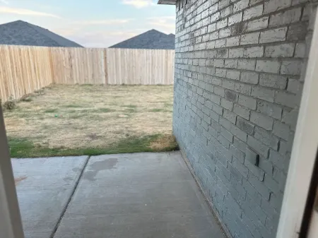 Serenity Oasis w/3 Bedrooms, 2 Baths, 7 Beds and Workspaces. Productive Paradise