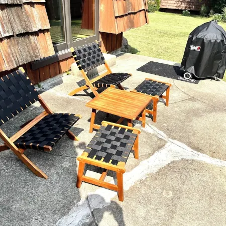 Step into the Past: Stylish 1970s Mid-Century VRBO for a Vintage Getaway!