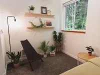 Green Cabin - Hot tub, EV, Fire Pit, Hammock Hotels in Ashford