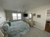 Dog-Friendly, No-Smoking, Ocean Front Cottage, Center of the Island