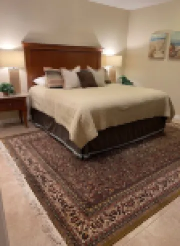 Beautiful Lake Whatcom/Sudden Valley House Rental steps from the water