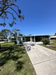 Cozy 2 Bedroom Englewood Home miles from the Beach