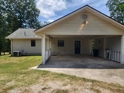 1-bedroom house with coutry side appeal, 10 min from town with AC/heat, WiFi