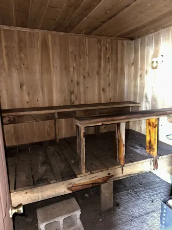 Lake Front Home close to Ski Brule and snowmobile trails. Отели в г. Айрон