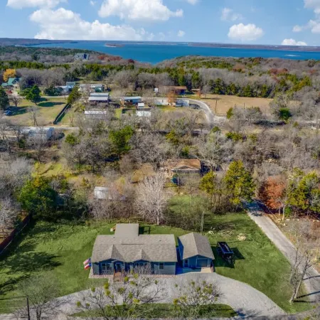 Cottage on Lake Texoma
