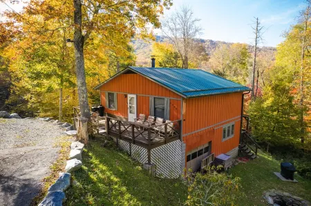 Summer Deal! Cozy Banner Elk Cabin Near Downtown & Prime Hiking Trails