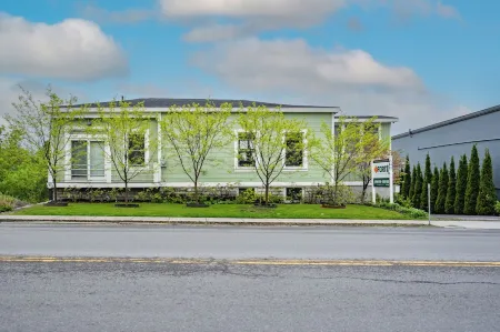 River's Getaway- an urban oasis!