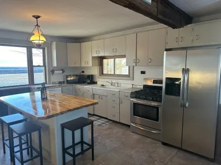 Glenn’s Place, Farmhouse, Remsen, NY Foothills of the Adirondack’s Отели в г. Oneida County