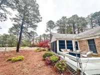 Golf Front home on Pine Needles. 4 King Beds : 5 miles from villages